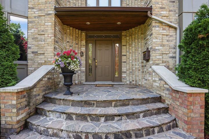Property Photo: 1121 Forestvale Drive ON L7P 4W3