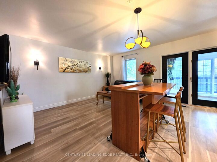 Property Photo:  260 Metro Road N B  ON L4P 3C8 