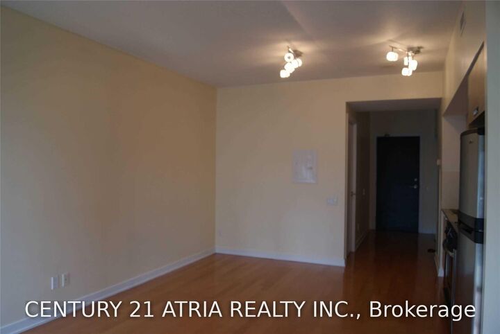Property Photo:  33 Charles Street E 1304  ON M4Y 0A2 