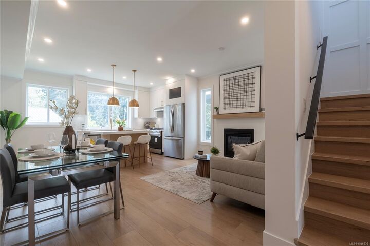 Property Photo: 565 Belford Pl BC V9B 6C1