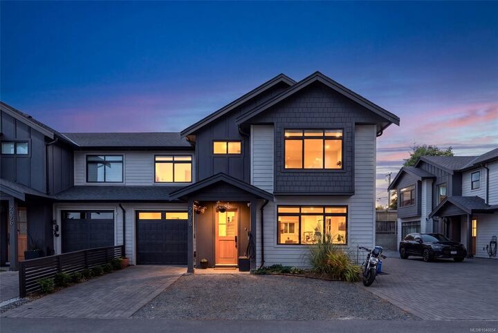 Property Photo: 2078 Camden Pl BC V9Z 0Y9