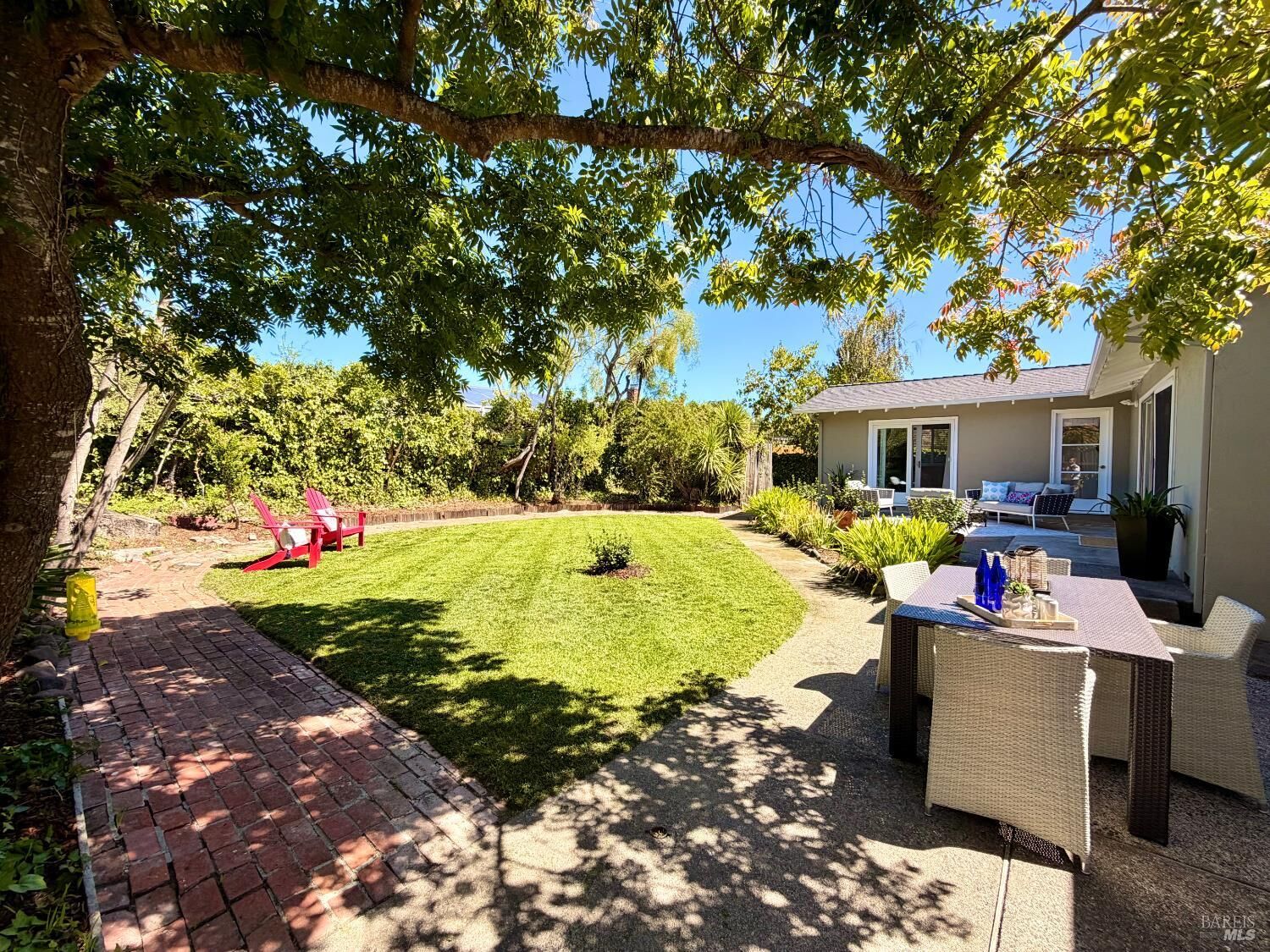 Property Photo:  44 Robinhood Drive  CA 94901 