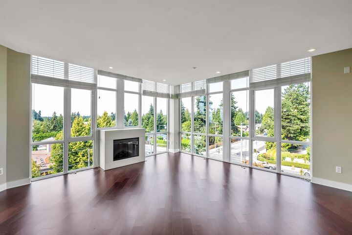 Property Photo: 14824 North Bluff Road 504 BC V4B 3E2
