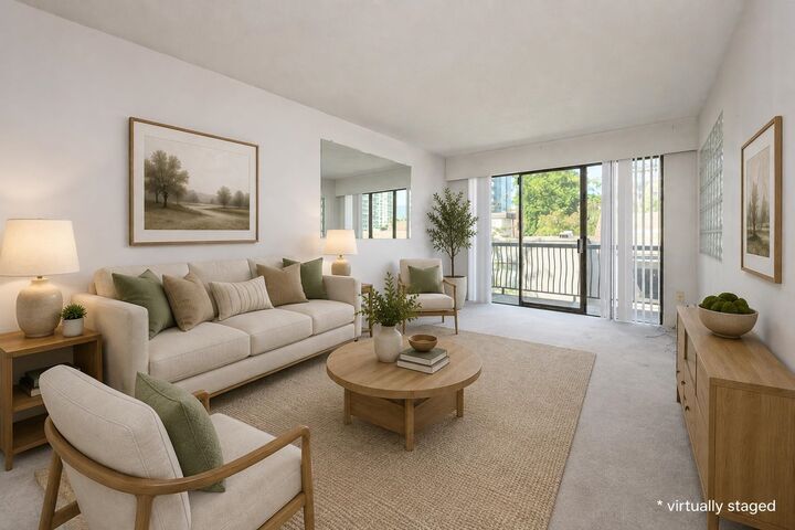 Property Photo: 214 E 15th Street 302 BC V7L 2R3