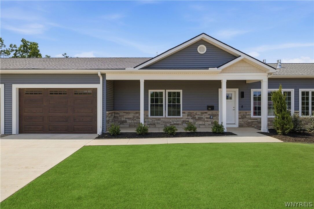 Property Photo:  715 Third Ave (Nancy Price) Drive 1  NY 14174 