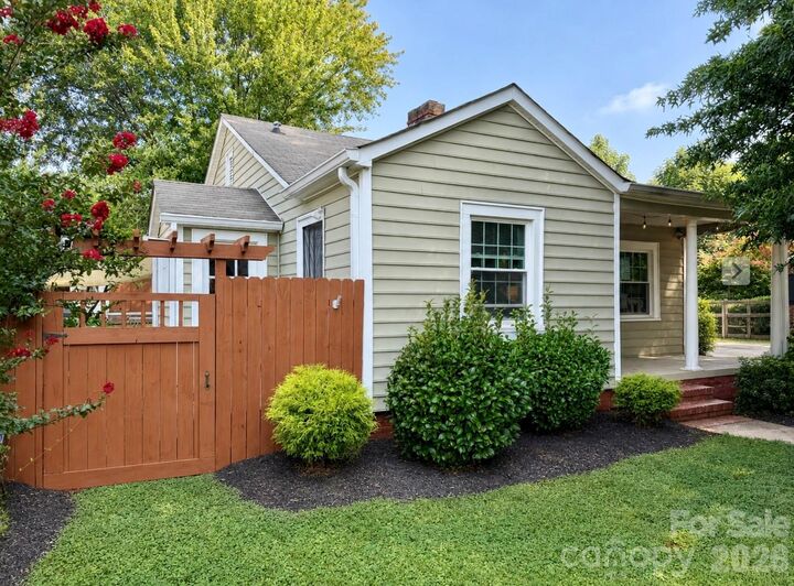 Property Photo:  3407 Benard Avenue  NC 28206 