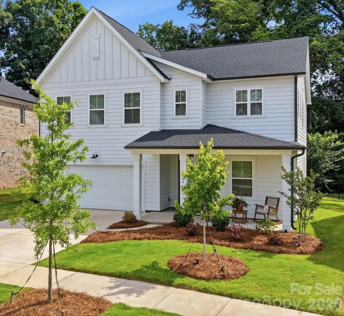 Property Photo: 8114 Franklin Trail Street NC 28227