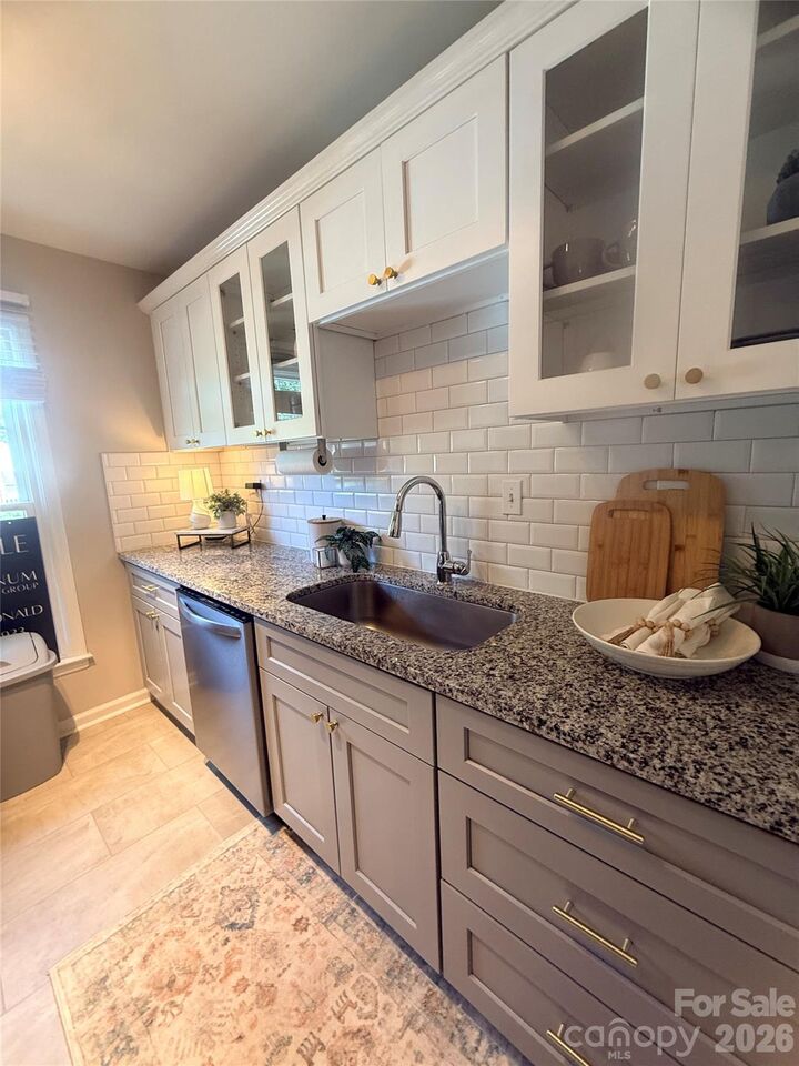 Property Photo: 8093 Regent Park Lane NC 28210