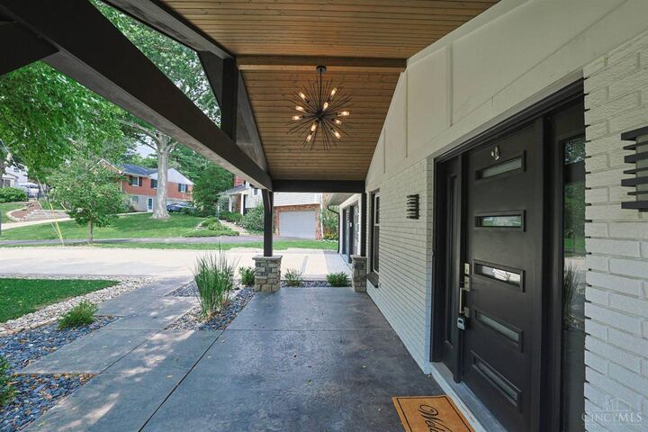 Property Photo:  8702 Appleknoll Lane  OH 45236 