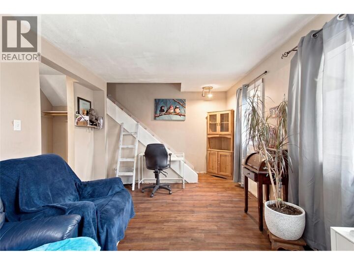 Property Photo:  1697 Greenfield Avenue 19  BC V2B 4N5 