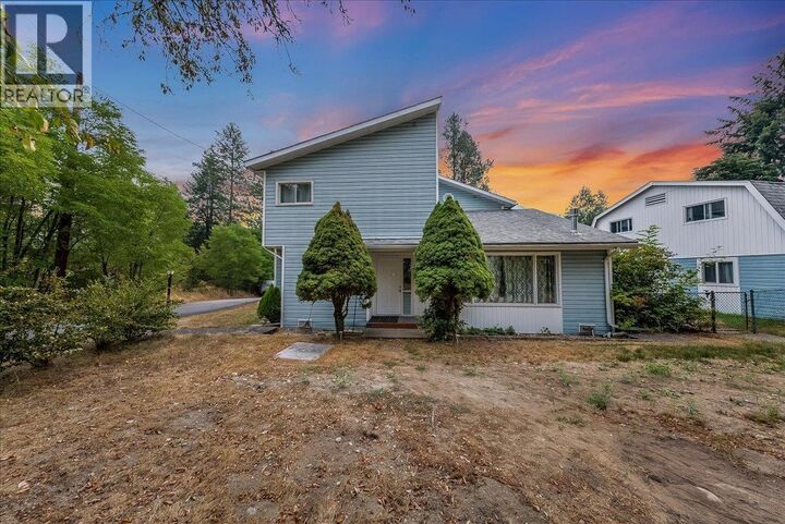 814 16th Avenue — photo 1