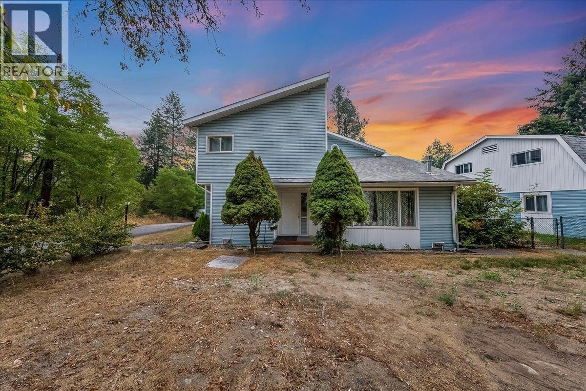 Property Photo: 814 16th Avenue BC V0G 1G0