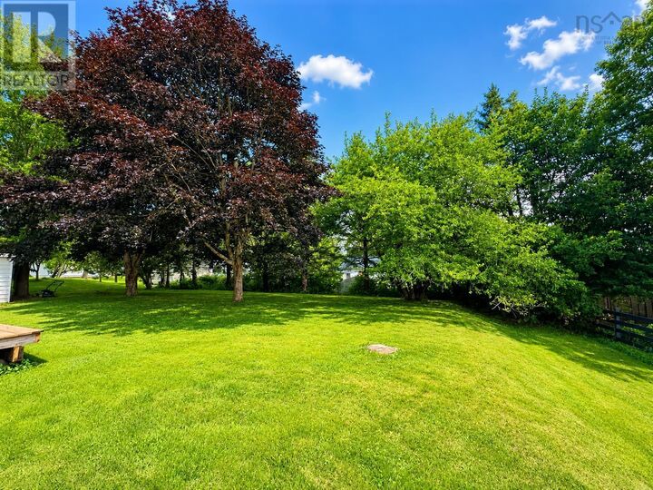 Property Photo: 86 Tideview Drive NS B6L 1V3