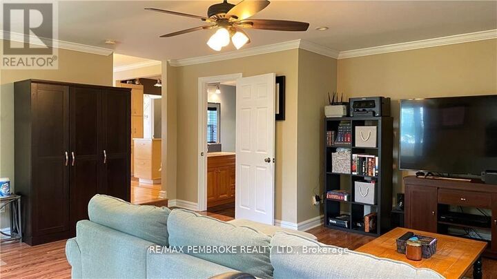 Property Photo:  16 Wolfe Avenue  ON K0J 1P0 