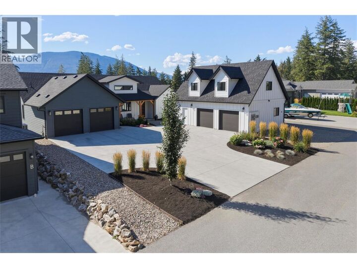 Property Photo: 3820 20 Street Northeast 8 BC V1E 0G7