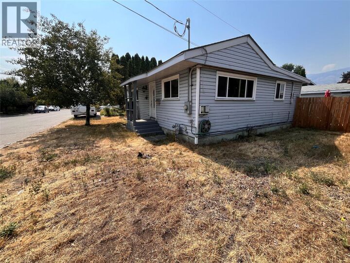 Property Photo: 302 Green Avenue West BC V2A 3T3