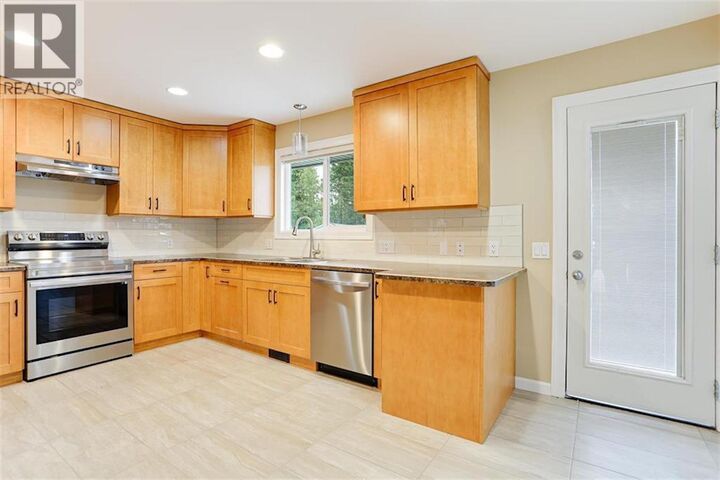 Property Photo: 1461 Cormorant Avenue BC V8C 1R9