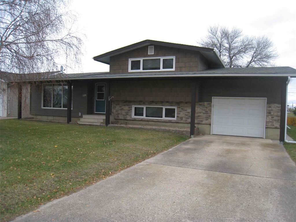 Property Photo: 109 Champlain Bay MB R0L 1Z0