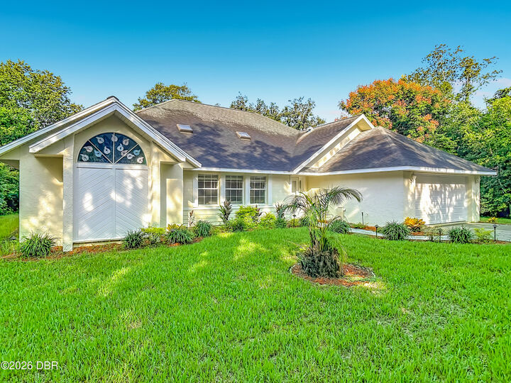 Property Photo: 5812 Nob Hill Boulevard FL 32127