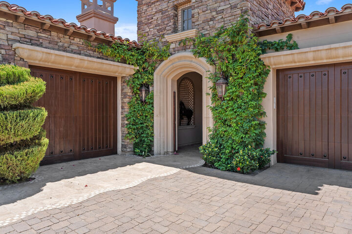 Property Photo:  75667 Via Cortona  CA 92210 