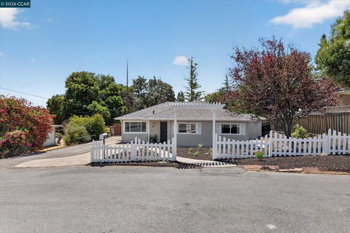 Property Photo: 12 Morello Heights Dr CA 94553