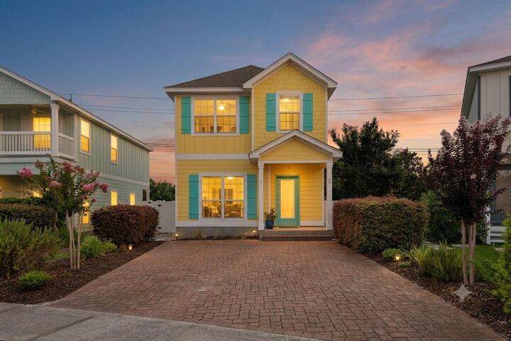 Property Photo: 77 Grayling Way FL 32461