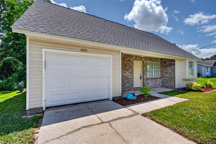 Property Photo:  2878 Aplin Road  FL 32539 
