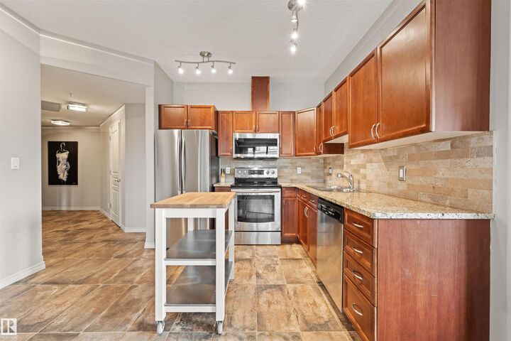 Property Photo:  10319 111 Street NW 904  AB T5K 0A2 