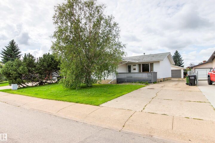 Property Photo:  1984 68 Street NW  AB T6K 2J4 