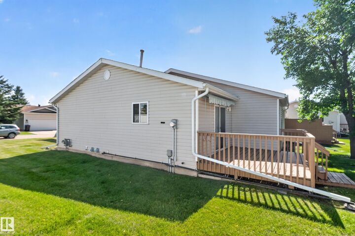 Property Photo: 8146 27 Avenue NW AB T6K 4C9