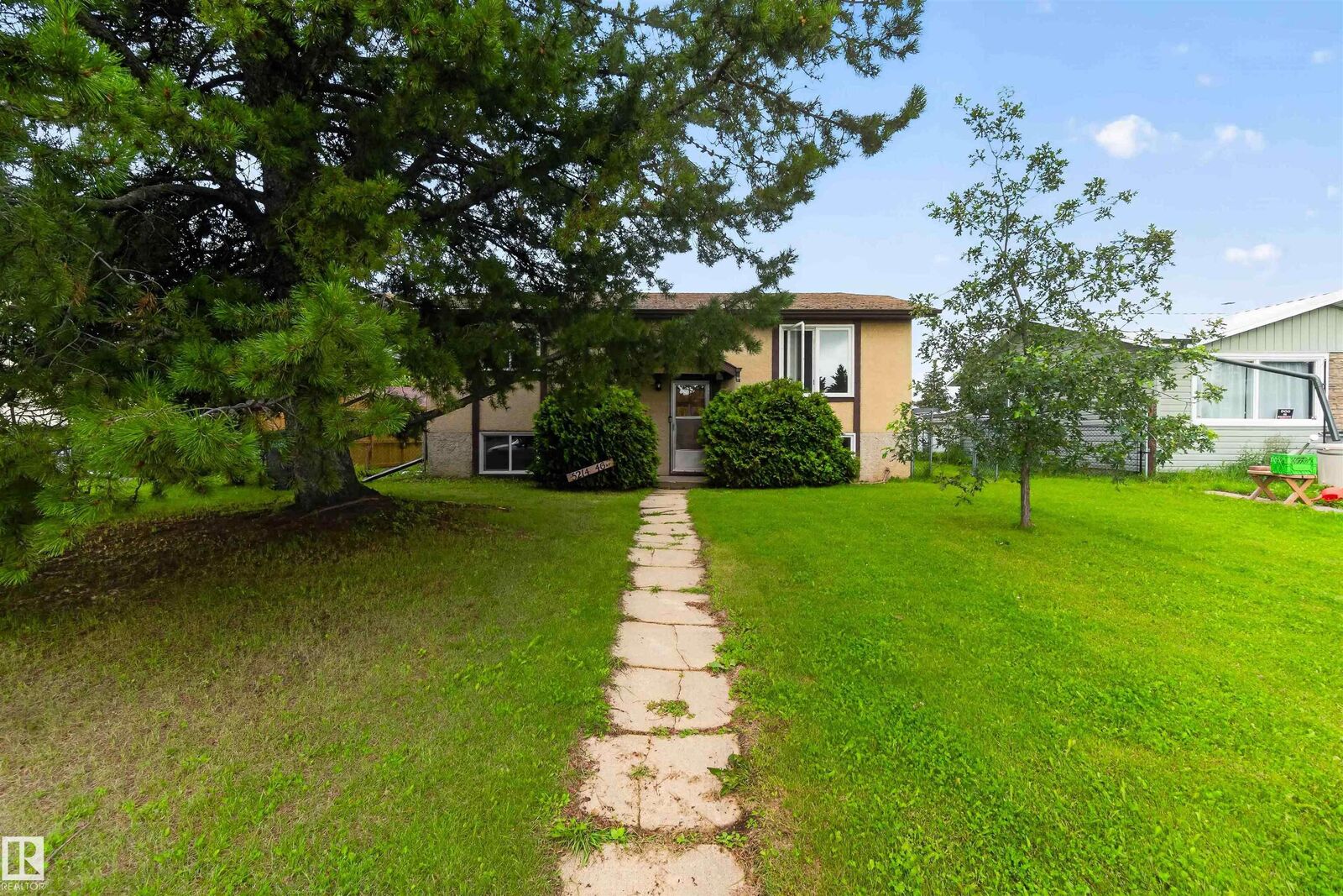 Photo de la propriété:  5214 46 Street  AB T0A 1K0 