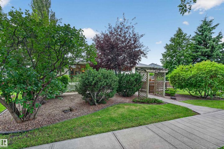 Property Photo:  6420 86 Street NW  AB T6E 2X9 
