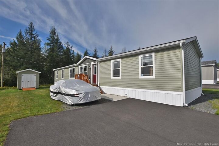 21 Luanne Drive — photo 1