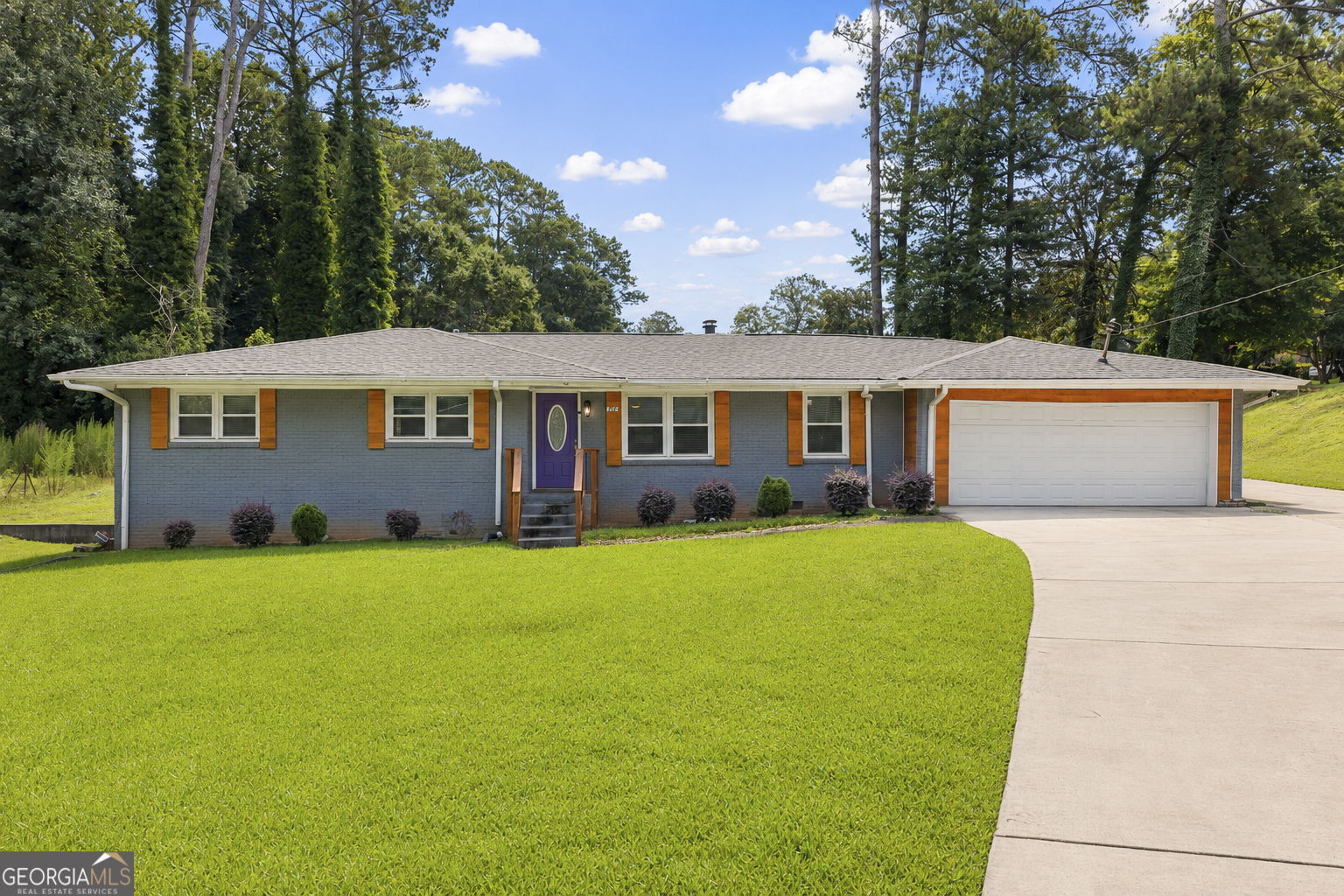 Property Photo: 974 Laurelmont Drive SW GA 30311