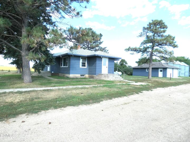 Property Photo:  6622 11th Avenue SE  ND 58544 