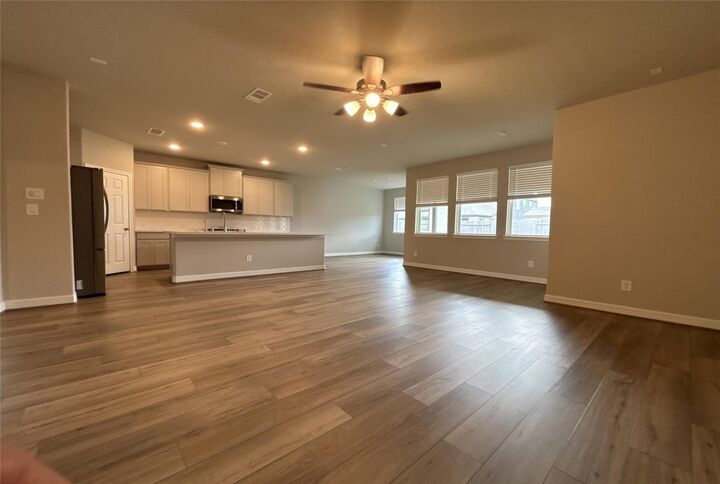Property Photo: 2913 Cliff Ridge Lane TX 77493