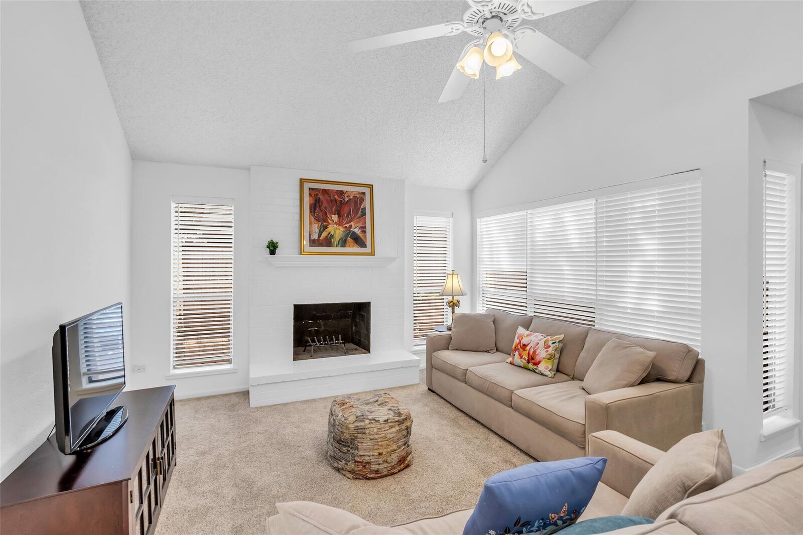 Property Photo: 13740 Hollowgreen Drive 605 TX 77082