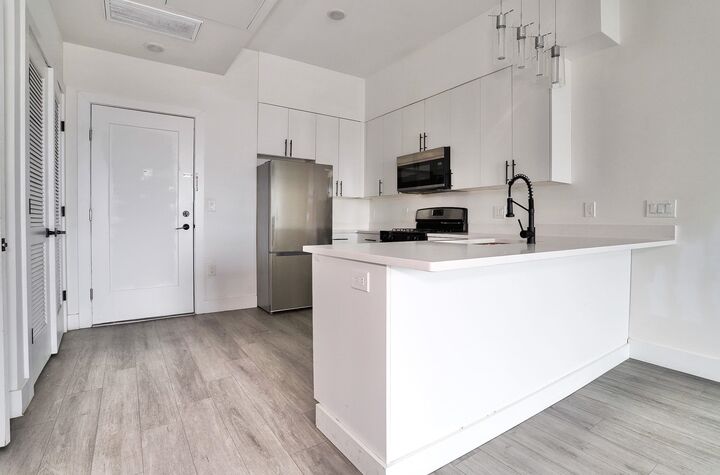 Property Photo: 425 Avenue C 404 NJ 07002