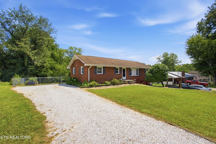 Property Photo: 1009 Patton Ferry Rd TN 37763