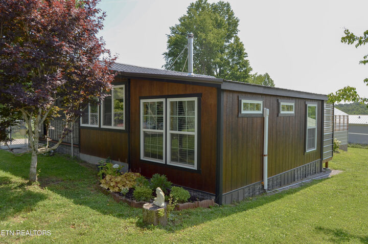 Property Photo:  28 Cottage St  TN 38571 