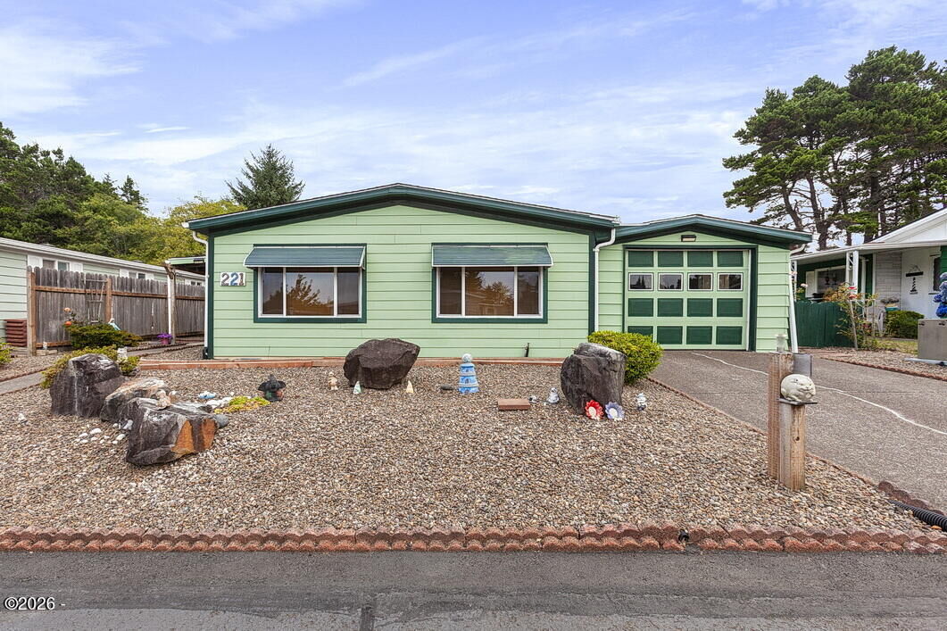 Property Photo:  221 NE 35th Street  OR 97365 