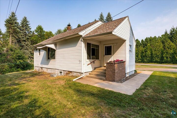 Property Photo:  801 Spruce St  MN 55720 