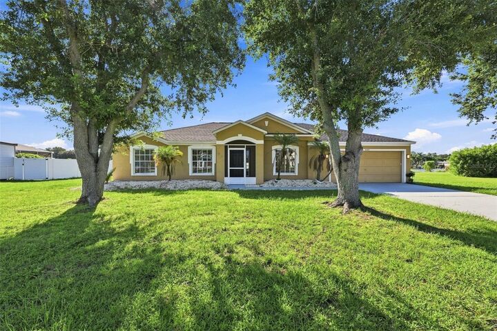 Property Photo:  6505 Clair Nest Court  FL 33572 