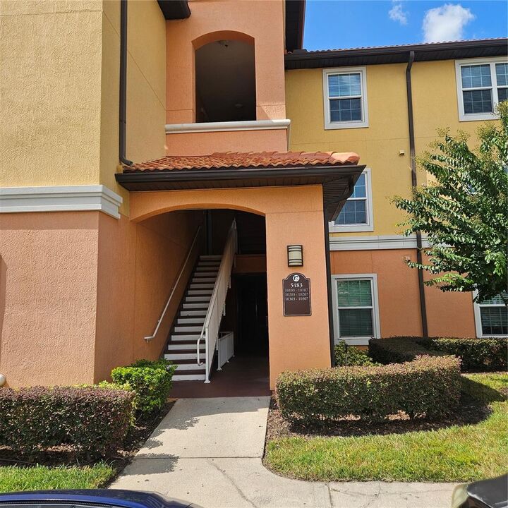 Property Photo:  5483 Vineland Road 10304  FL 32811 