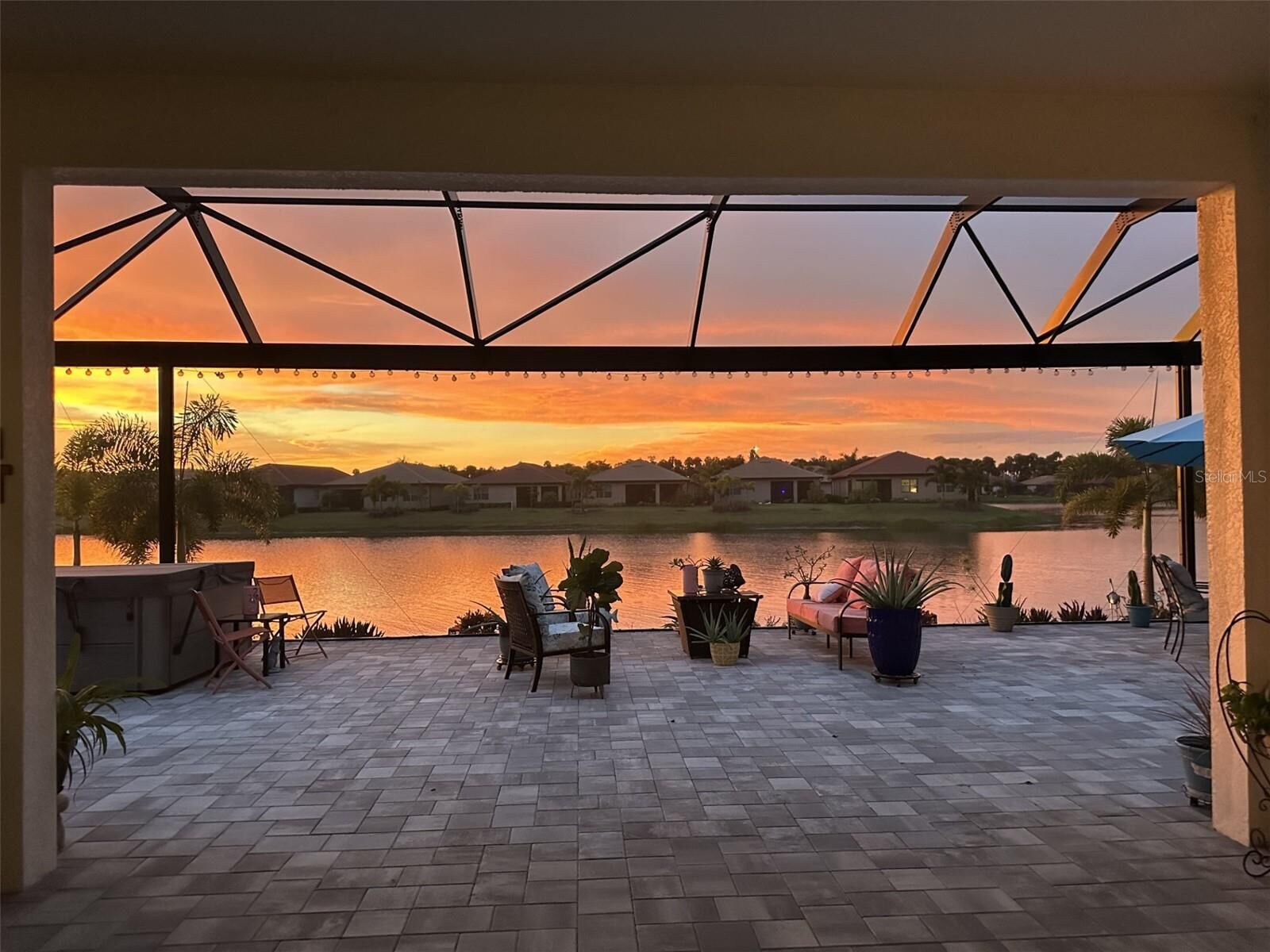 Property Photo: 292 Villoresi Boulevard FL 34275