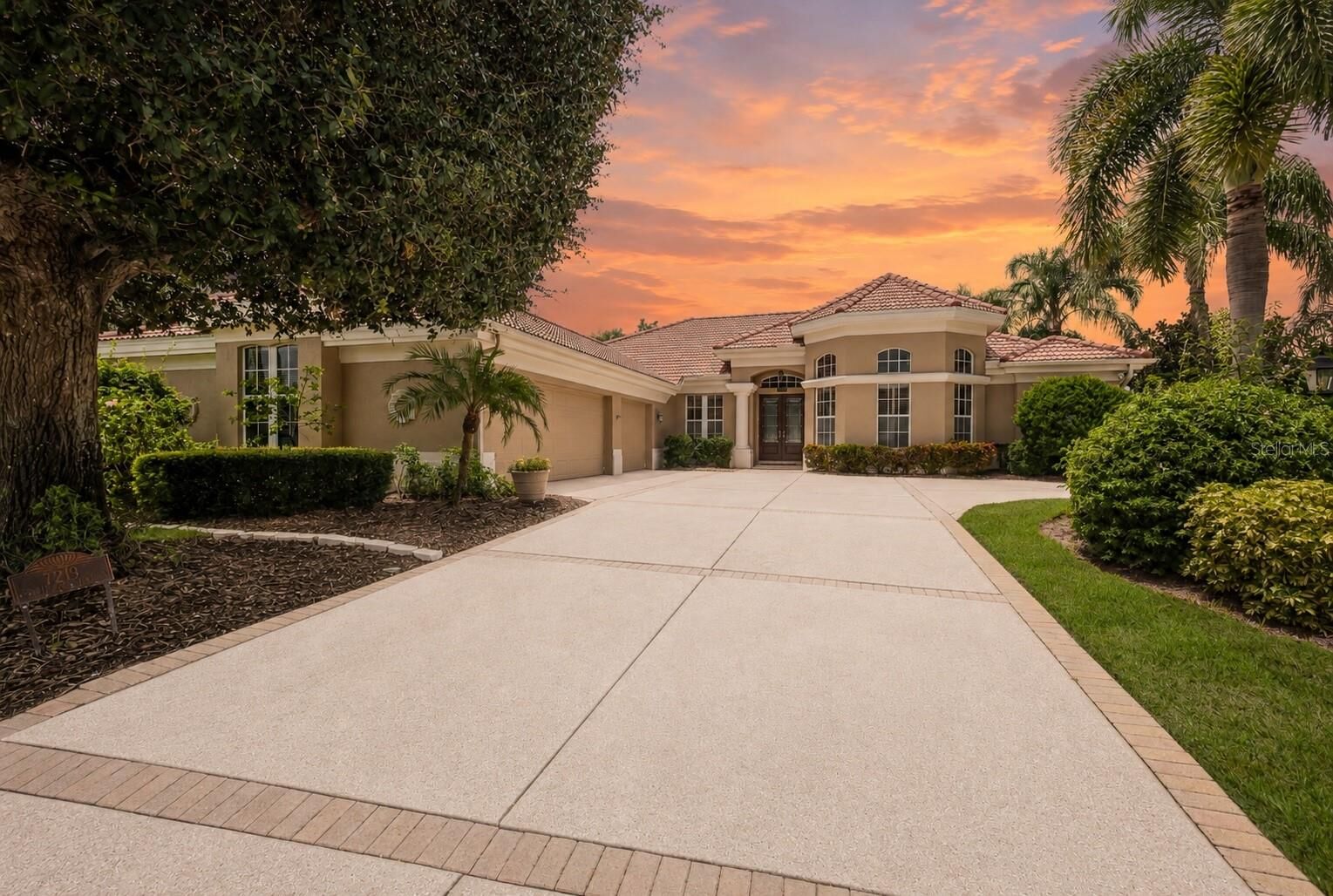 Property Photo:  7219 Ashland Glen  FL 34202 