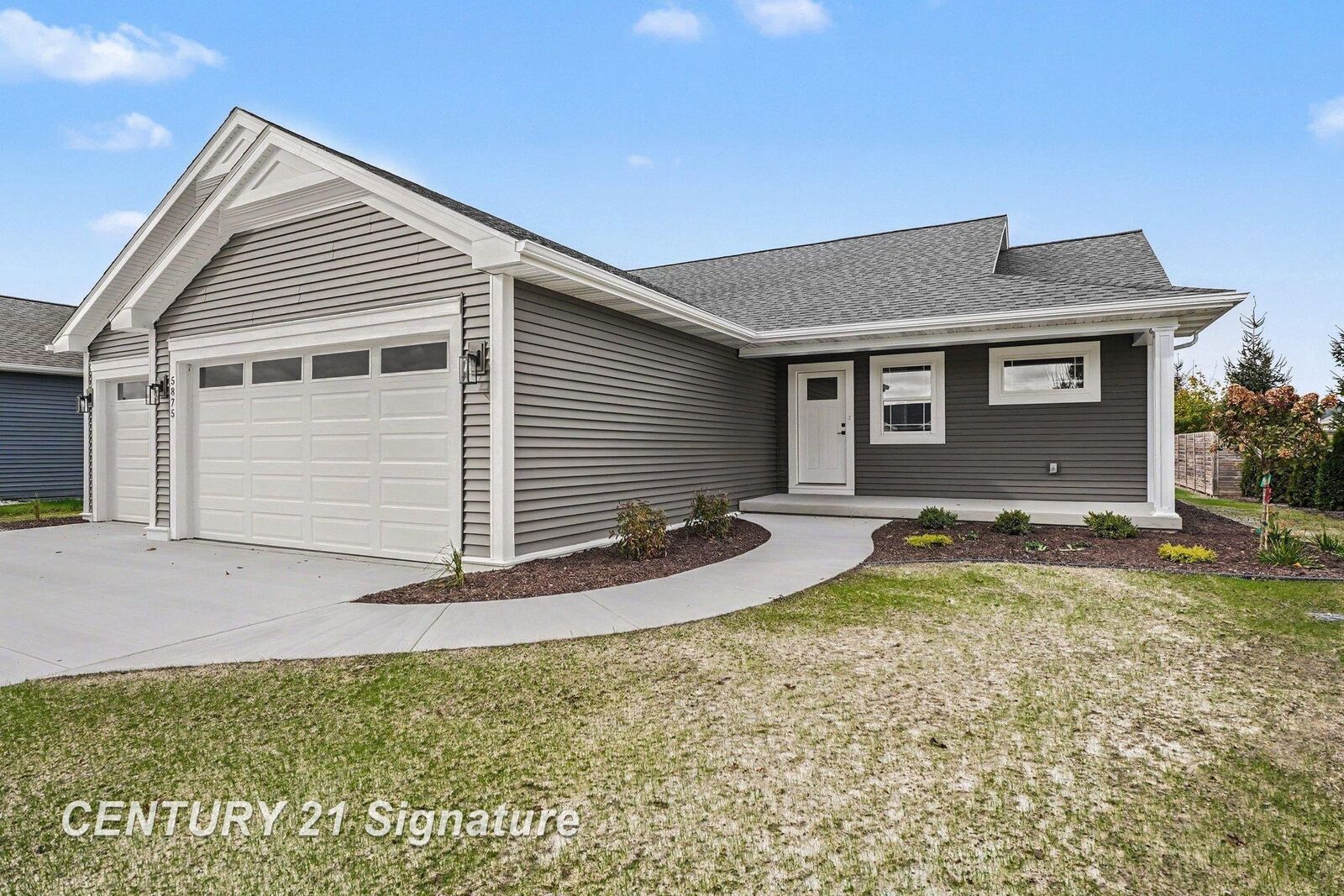 Property Photo:  5875 Diamond Meadows Lane  MI 48623 