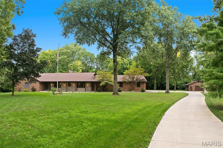 Property Photo:  43 Sugar Lane  IL 62234 