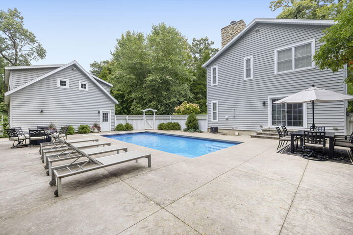Property Photo: 49200 Golfview Avenue MI 49117