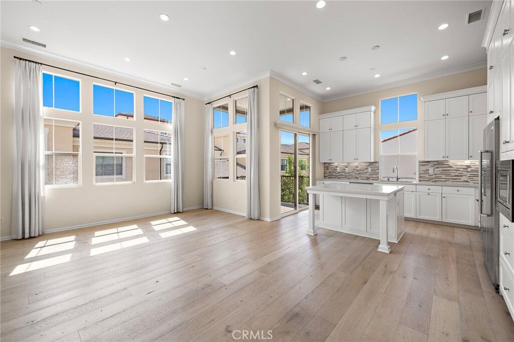 Property Photo: 110 Mighty Oak CA 92602